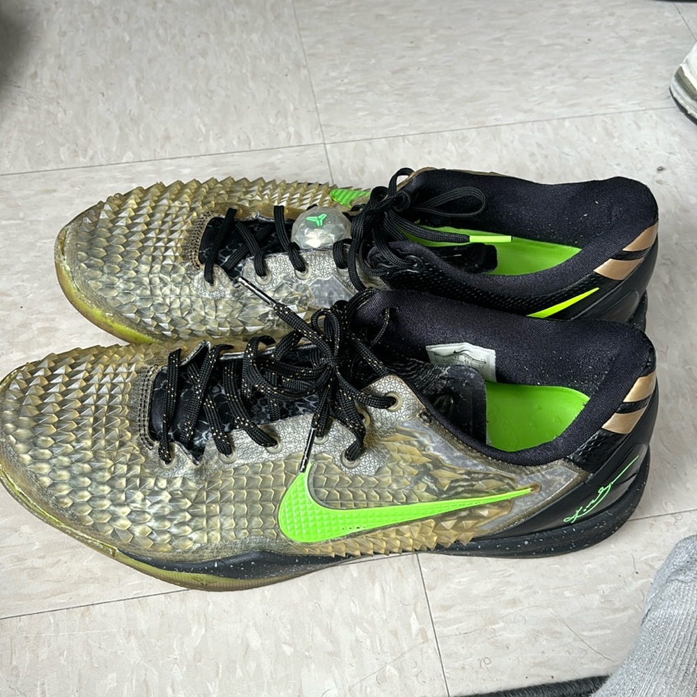 Kobe 8 SS “Christmas” size 14